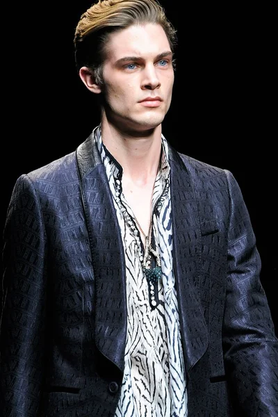 Look 75